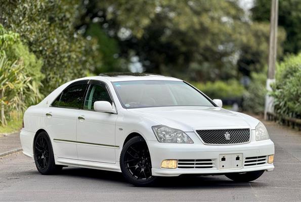 2005 Toyota Crown