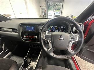 2020 Mitsubishi Outlander  - Thumbnail