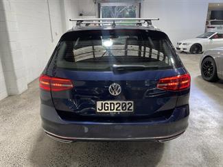 2015 Volkswagen Passat - Thumbnail