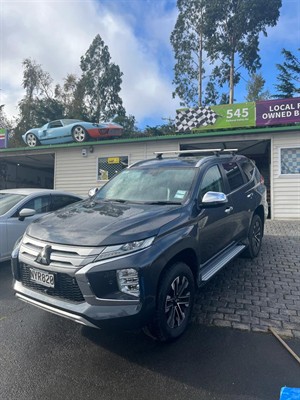 2022 Mitsubishi Pajero