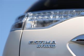 2009 Toyota Estima - Thumbnail