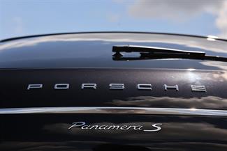 2013 Porsche Panamera - Thumbnail
