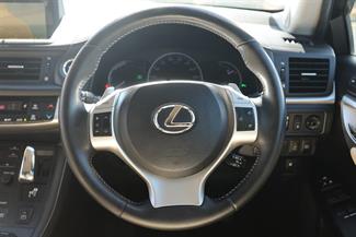 2011 Lexus CT200 - Thumbnail