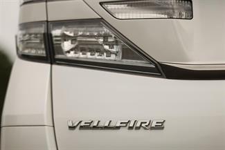 2012 Toyota Vellfire - Thumbnail