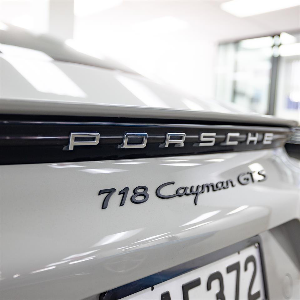 2021 Porsche Cayman