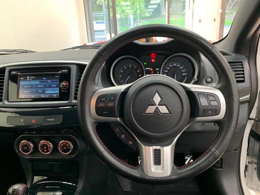 2016 Mitsubishi Lancer - Thumbnail
