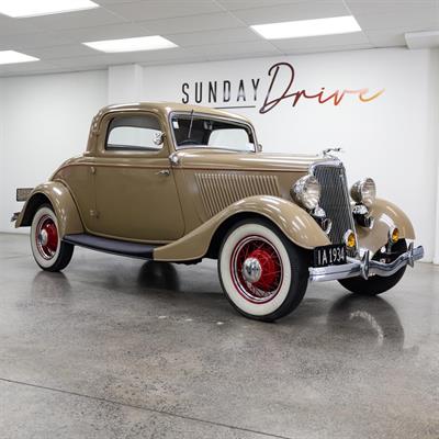 1934 Ford Deluxe - Thumbnail