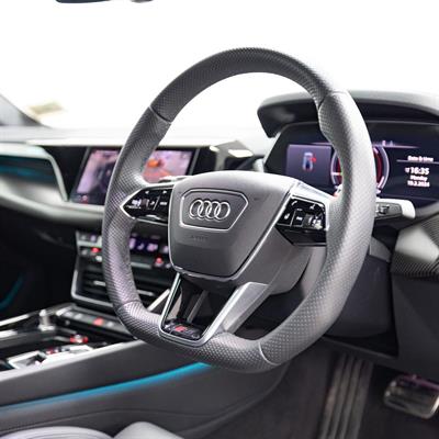 2022 Audi e-tron - Thumbnail