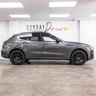 2022 Maserati Levante - Thumbnail