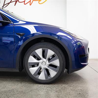 2022 Tesla Model Y - Thumbnail