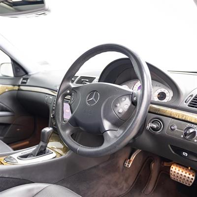 2005 Mercedes-Benz E 55 - Thumbnail