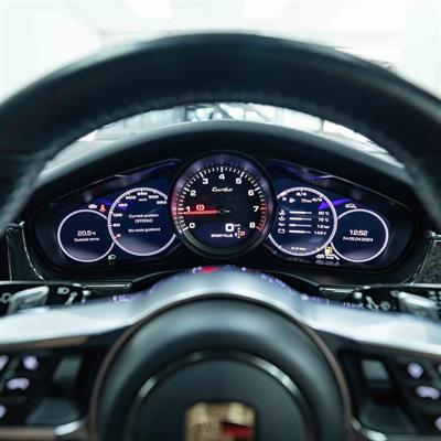 2017 Porsche Panamera - Thumbnail