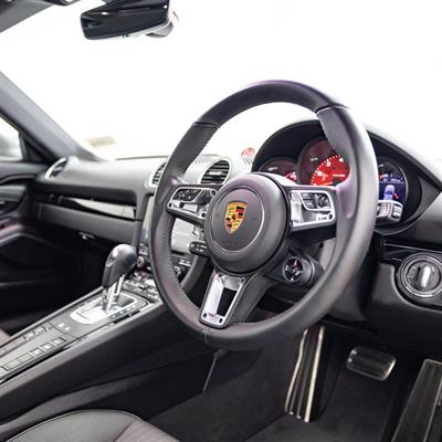 2022 Porsche 718 - Thumbnail