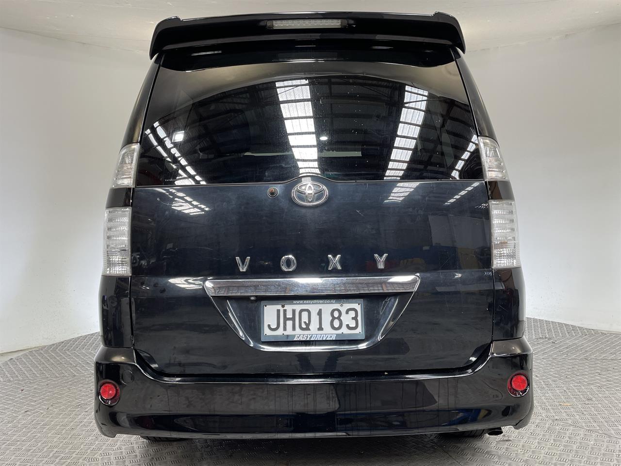 2006 Toyota Voxy