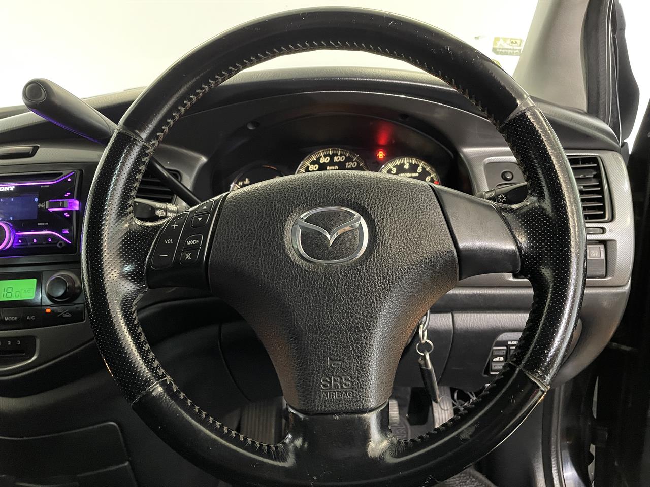 2005 Mazda MPV