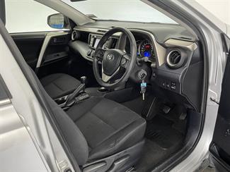 2015 Toyota RAV4 - Thumbnail