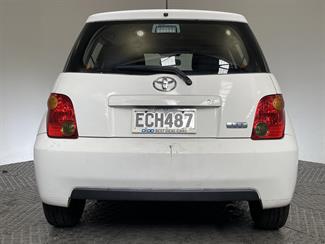 2004 Toyota ist - Thumbnail