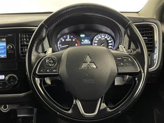 2015 Mitsubishi Outlander - Thumbnail