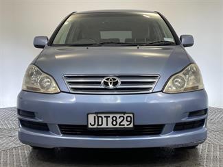 2004 Toyota Ipsum - Thumbnail