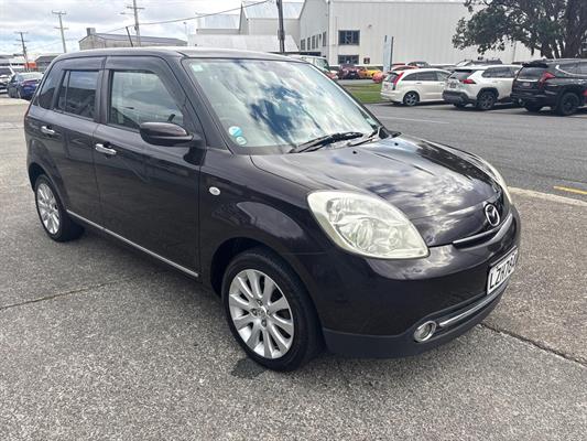 2006 Mazda VERISA